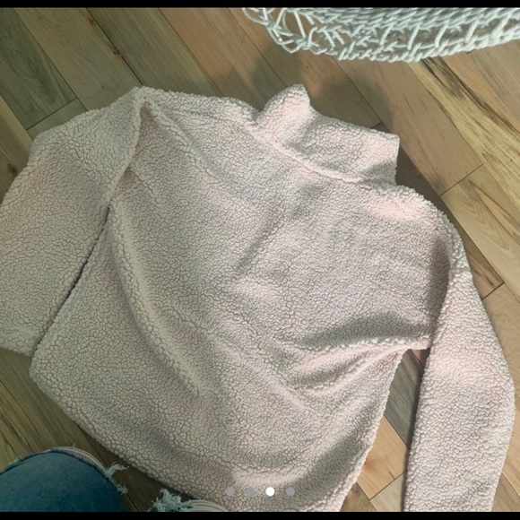 i am selling a puff jacket - Picture 3 of 3